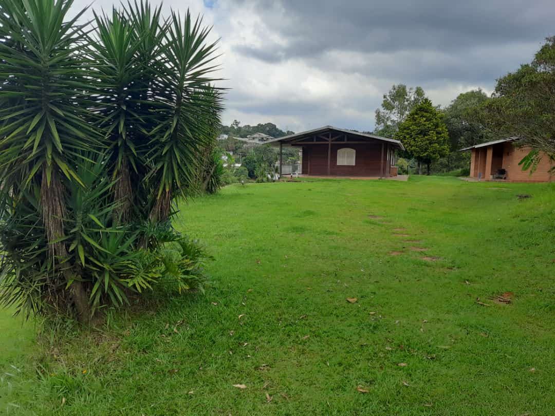 #2408 - Chácara para Locação em Atibaia - SP