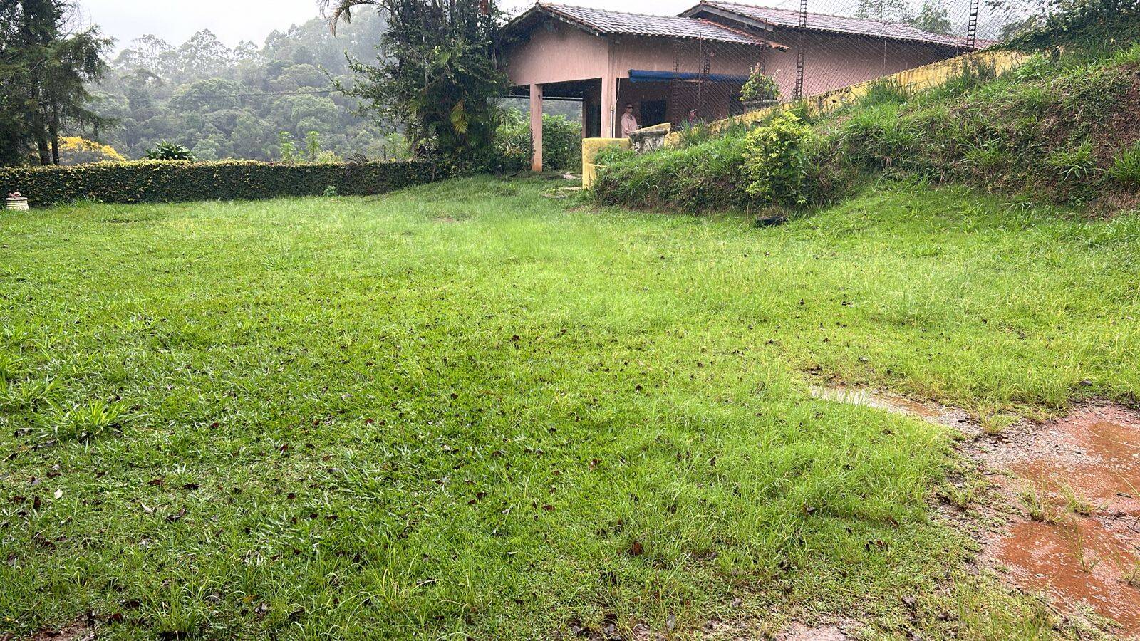 #2435 - Chácara para Locação em Mairiporã - SP