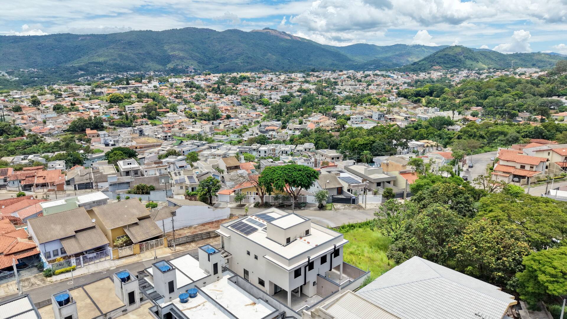 #2340 - Sobrado para Venda em Atibaia - SP
