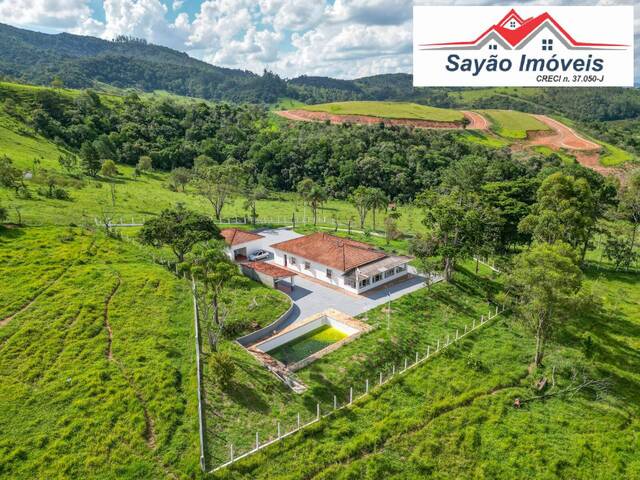 Venda em Cachoeirinha - Bom Jesus dos Perdões